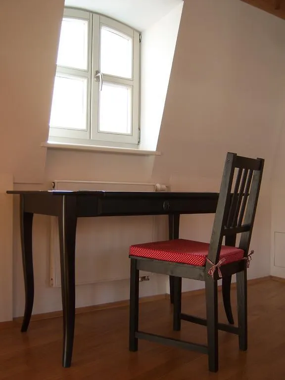 Ferienwohnung Historisches Bürgerhaus Dresden -Kulturstiftung- Apartment